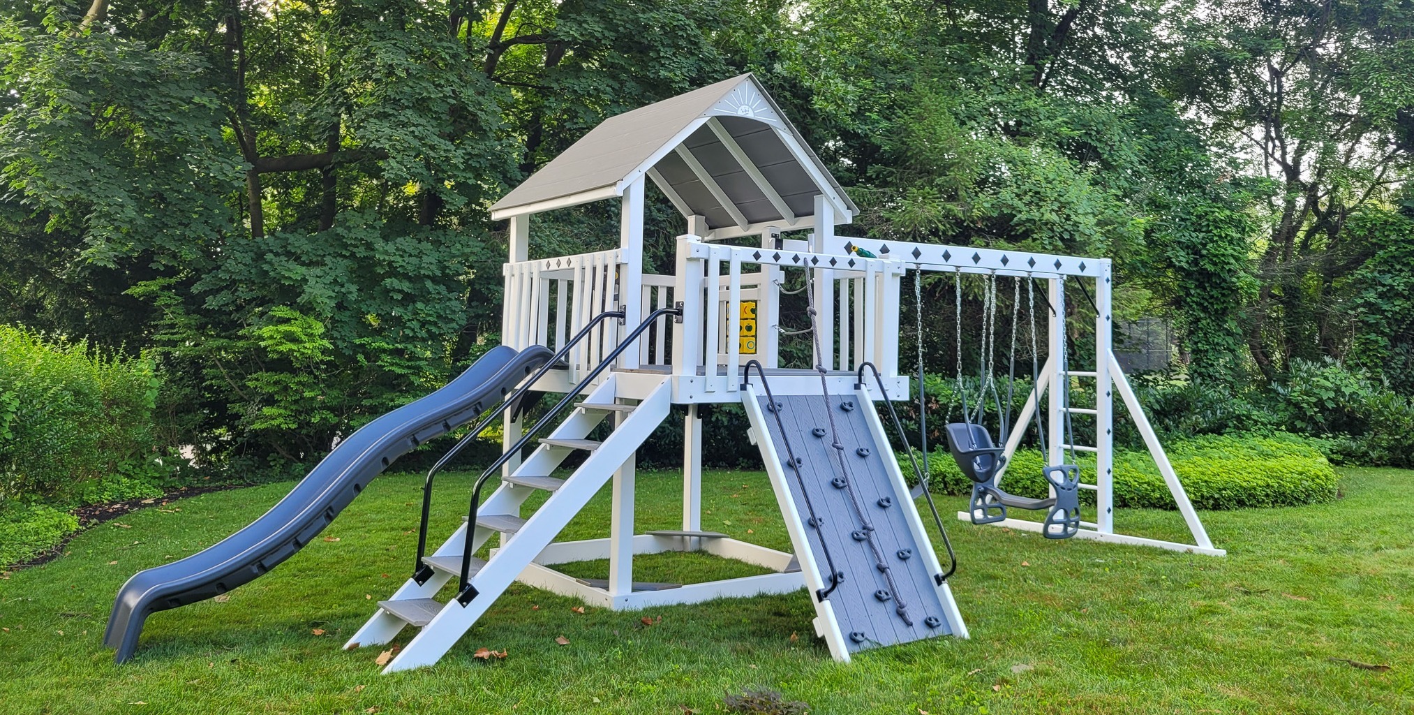 Simple Cleaning Tools for Vinyl Swing Sets